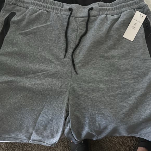 Pure champ shorts grey ones are xxxl and black or xxl - Picture 3 of 4